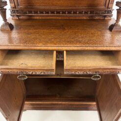 Ąžuolinis drožinėtas dviejų dalių bufetas 59,5×118,5×224,5 cm