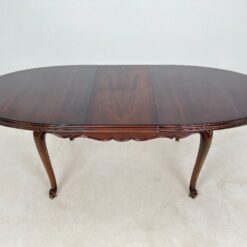 Išskleidžiamas raudonmedžio valgomojo stalas 100×179(+45)x77 cm