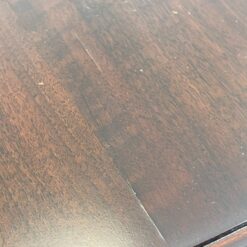 Išskleidžiamas raudonmedžio valgomojo stalas 100×179(+45)x77 cm