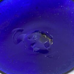 Mėlynos spalvos stiklo vaza 8,5×8,5×15,5 cm