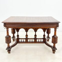 Ąžuolinis drožinėtas valgomojo stalas 99x127x77 cm