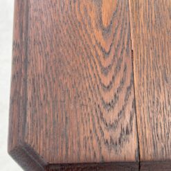 Ąžuolinis drožinėtas valgomojo stalas 99x127x77 cm