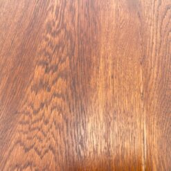 Ąžuolinis drožinėtas valgomojo stalas 99x127x77 cm