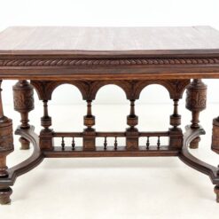 Ąžuolinis drožinėtas valgomojo stalas 99x127x77 cm