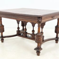 Ąžuolinis drožinėtas valgomojo stalas 99x127x77 cm