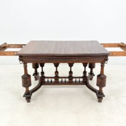 Ąžuolinis drožinėtas valgomojo stalas 99x127x77 cm