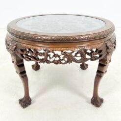 Rytietiškas medinis drožinėtas staliukas stikliniu stalviršiumi 77x77x52 cm