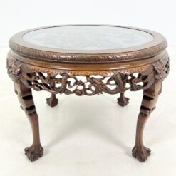 Rytietiškas medinis drožinėtas staliukas stikliniu stalviršiumi 77x77x52 cm