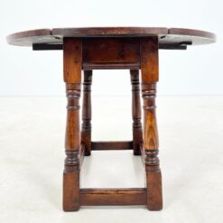 Ąžuolinis staliukas nuleidžiamais šonais 50×31(+2×19)x49 cm