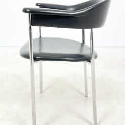 Mid Century stiliaus metalinio rėmo krėslas su eko oda 54x60x74 cm, 44 cm