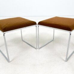 Vintažinių staliuko ir dviejų pufų 3 vnt. komplektas 35,5x71x35 cm