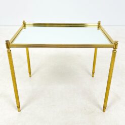 Žalvarinis staliukas veidrodiniu stalviršiumi 43x57x48,5 cm