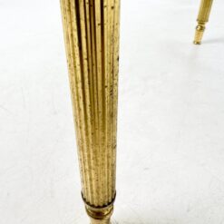 Žalvarinis staliukas veidrodiniu stalviršiumi 43x57x48,5 cm