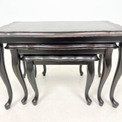 Raudonmedžio lizdiniai staliukai 3 vnt. komplektas 36x61x40 cm