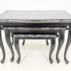 Raudonmedžio lizdiniai staliukai 3 vnt. komplektas 36x61x40 cm