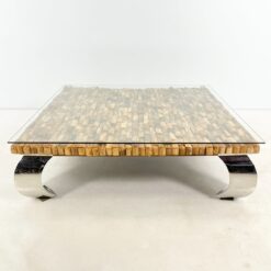 Bauhaus stiliaus staliukas medienos mozaikos ir stiklo stalviršiumi, chromuoto metalo kojomis 150x150x45 cm