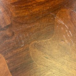 Apvalus riešutmedžio staliukas 49x49x57 cm