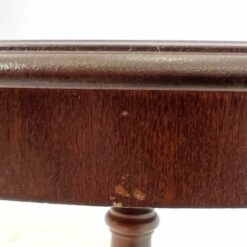 Apvalus riešutmedžio staliukas 49x49x57 cm