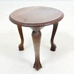 Ąžuolinis Chippendale stiliaus staliukas 42,5x44,5x41,5 cm