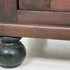 Medinė vitrinėlė 38x68x98,5 cm