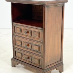 Raudonmedžio spintelė 30×52,5×70,5 cm