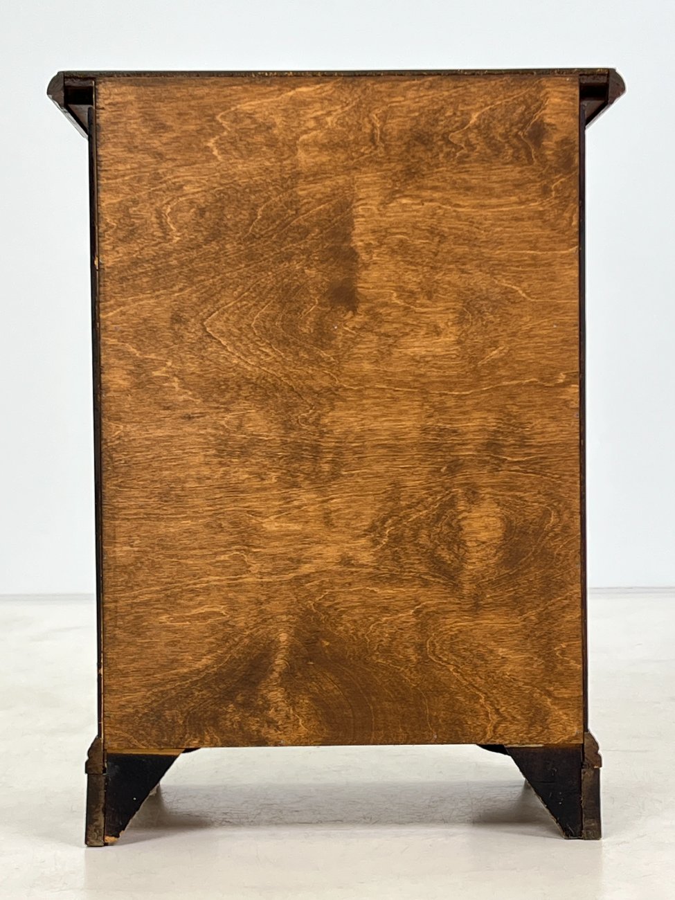 DR0139-spinteles-8 Raudonmedžio spintelė 30×52,5×70,5 cm