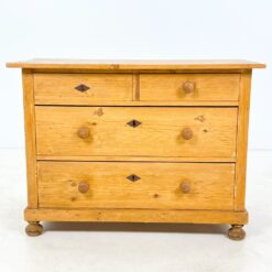 Pušies medžio keturių stalčių komoda 52,5×109,5×79,5 cm