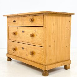 Pušies medžio keturių stalčių komoda 52,5×109,5×79,5 cm