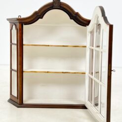 Riešutmedžio pakabinama spintelė su stiklu 20×68,5×72,5 cm