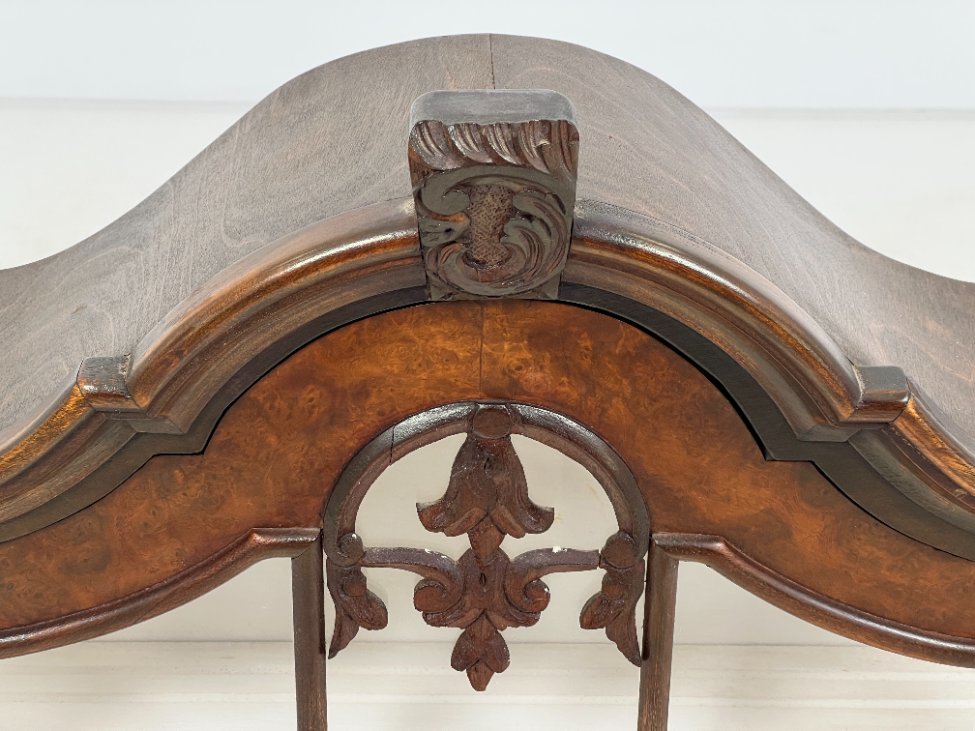 DR0141-spinteles-7 Riešutmedžio pakabinama spintelė su stiklu 20×68,5×72,5 cm