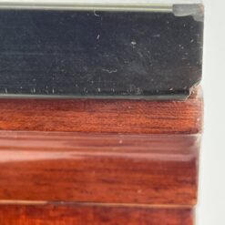 Ampyro stiliaus raudonmedžio bufetas su apšvietimu 42,5x106x155 cm