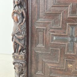 Ąžuolinis drožinėtas XIX a. pradžios bufetas 73x176x203 cm