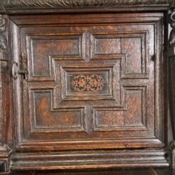 Ąžuolinis drožinėtas XIX a. pradžios bufetas 73x176x203 cm