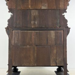 Ąžuolinis drožinėtas XIX a. pradžios bufetas 73x176x203 cm