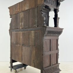 Ąžuolinis drožinėtas XIX a. pradžios bufetas 73x176x203 cm