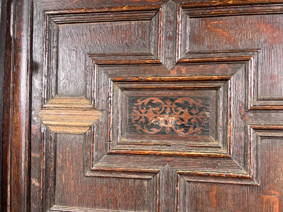 DR0143-bufetai-21 Ąžuolinis drožinėtas XIX a. pradžios bufetas 73x176x203 cm