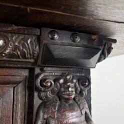 Ąžuolinis drožinėtas XIX a. pradžios bufetas 73x176x203 cm