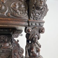 Ąžuolinis drožinėtas XIX a. pradžios bufetas 73x176x203 cm