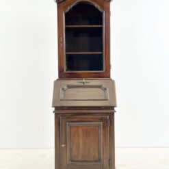 Sendintas riešutmedžio sekreteras su knygų spintele 40×62,5×189 cm