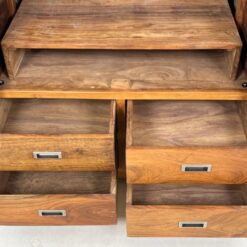 Mango medžio keturių stalčių TV komoda įvažiuojamomis durelėmis 60x104x136 cm