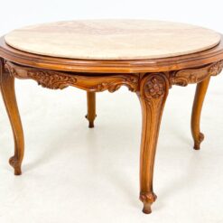 Drožinėtas riešutmedžio staliukas marmuriniu stalviršiumi 81x81x48 cm