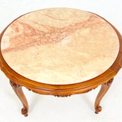 Drožinėtas riešutmedžio staliukas marmuriniu stalviršiumi 81x81x48 cm