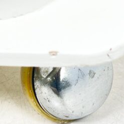 Vintažinis baltos spalvos serviravimo staliukas ant ratukų 42x80x55 cm