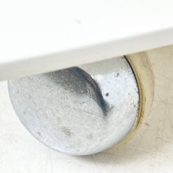 Vintažinis baltos spalvos serviravimo staliukas ant ratukų 42x80x55 cm