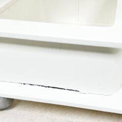 Vintažinis baltos spalvos serviravimo staliukas ant ratukų 42x80x55 cm