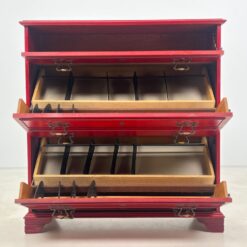 Itališka raudonos spalvos “Nuova Canguro” batų komoda 28×93,5×98 cm