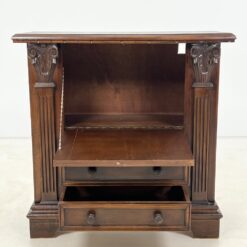 Riešutmedžio komoda – baras atveriamomis durimis 35,5x86x84,5 cm