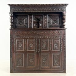 Ąžuolinis drožinėtas XIX a. pradžios bufetas 70x156x176 cm