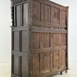 Ąžuolinis drožinėtas XIX a. pradžios bufetas 70x156x176 cm