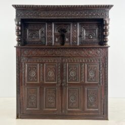 Ąžuolinis drožinėtas XIX a. pradžios bufetas 70x156x176 cm